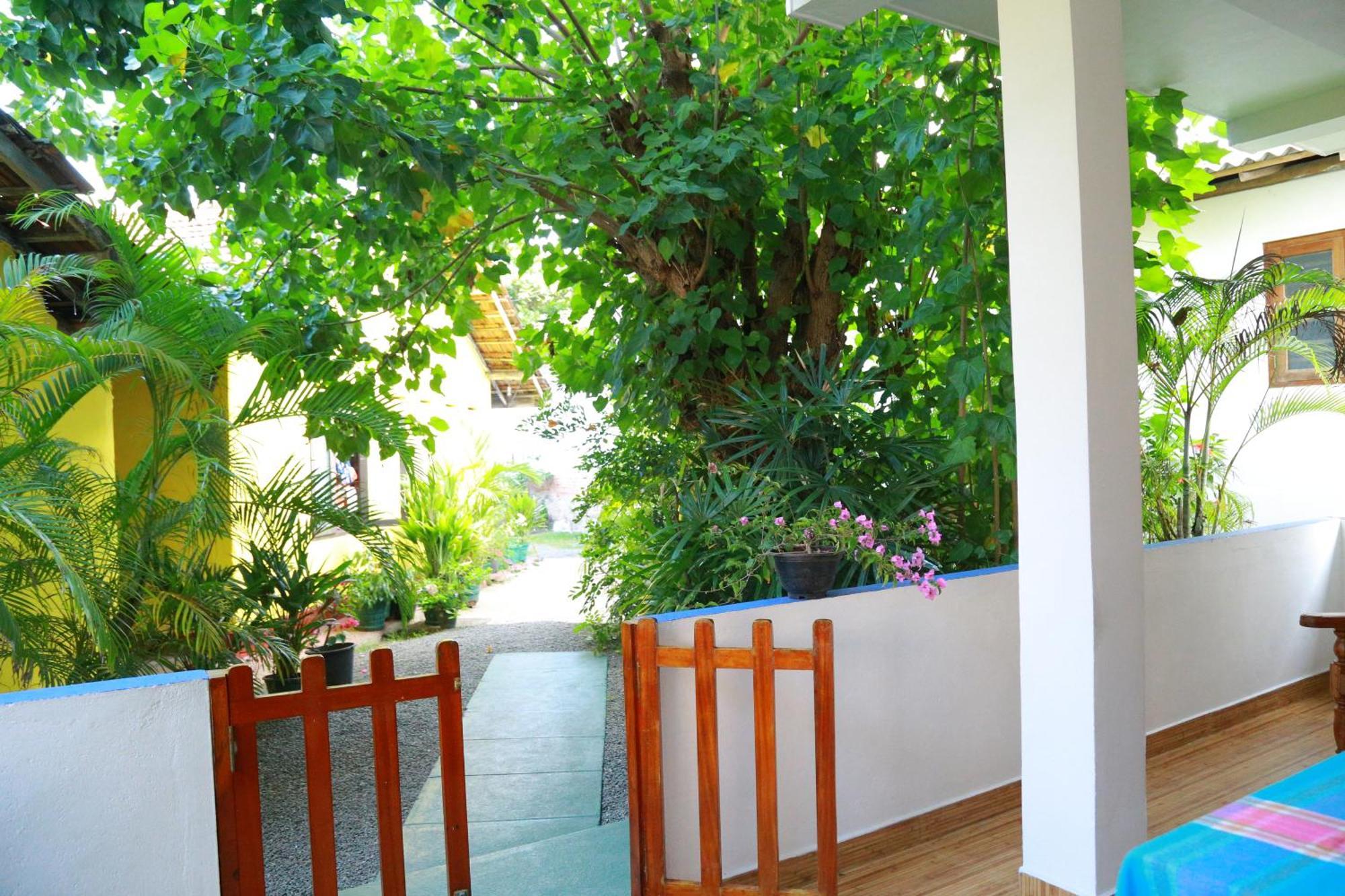 The King Apartment Hikkaduwa Exterior photo